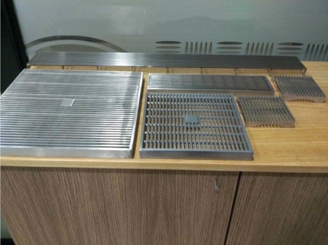 Rutschfester, verzinkter Abflussrost, Größe optional