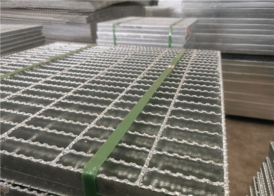 Q235 Kohlenstoffstahl-Plattform-Stahlgitter galvanisierte gezackte Quadrat-Form