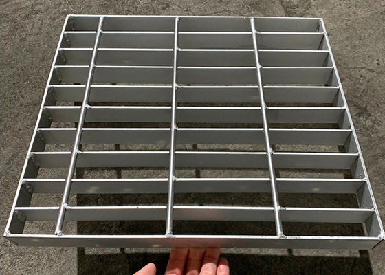 Die Aluminiumedelstahl-Stange, die Pulver des Grad-Q325 zerreibt, beschichtete