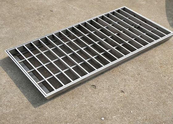 Die Aluminiumedelstahl-Stange, die Pulver des Grad-Q325 zerreibt, beschichtete