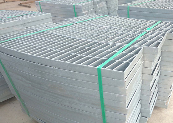 Antikorrosion schweißte den Stahl, der 40*3mm Aluminiummetallgitter-Bodenbelag zerreibt