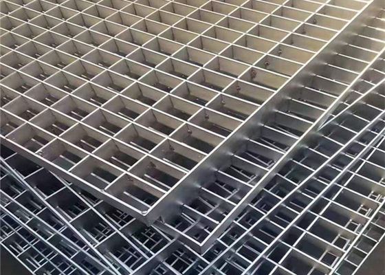 Antikorrosion schweißte den Stahl, der 40*3mm Aluminiummetallgitter-Bodenbelag zerreibt