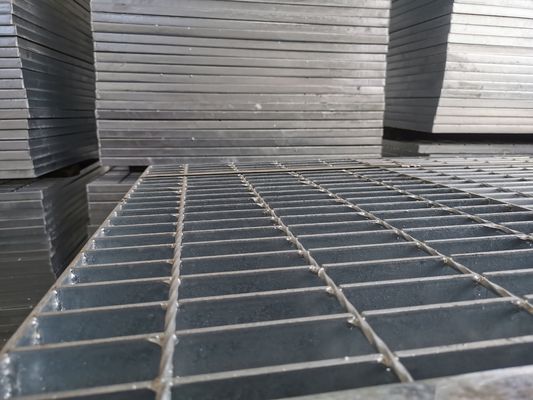 32x3mm galvanisierten das kratzende Platten-Stahlgesenk, das für Fahrstraßen-Gehweg zugeschlossen wurde