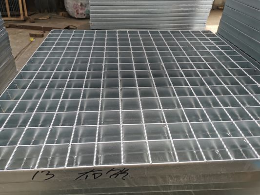 Quadratischer Hafen rutschen nicht Stahlgitter-Treppe tritt 40mm für Hygiene-Technik