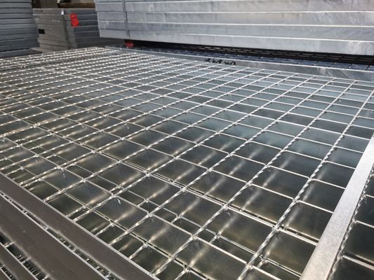 Antibeleg-galvanisierte perforiertes Treppen-Schritt-kratzendes heißes Stahlbad 65X5mm