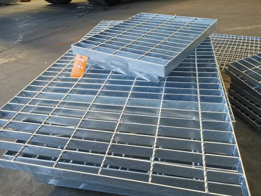 Antibeleg-galvanisierte perforiertes Treppen-Schritt-kratzendes heißes Stahlbad 65X5mm