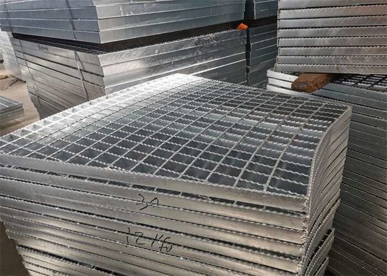 Gezahnte galvanisierte Stahl- Fahrstraße zerreibt das Zerreiben Aluminium-6063 für Stadions-Abfluss