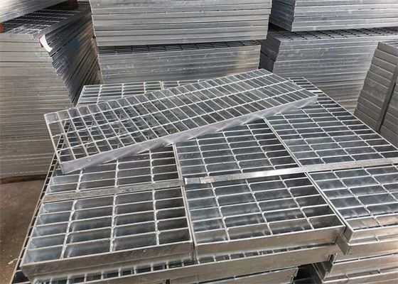 Heißes Bad-galvanisierte Treppen-Schritt-kratzende 60mm gezackte Stahlart