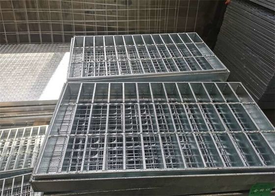 Heißes Bad-galvanisierte Treppen-Schritt-kratzende 60mm gezackte Stahlart