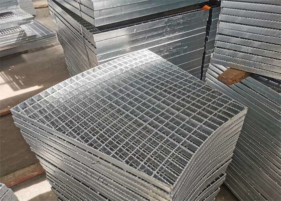 Gezahnt, nicht zu rutschen 32*3mm Treppen-Schritt-kratzendes heißes Stahlbad galvanisierte