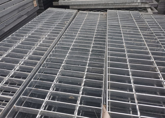 30*100mm geschweißter Stangen-Gitter-Gehweg Q235 galvanisierte Stahlgitter