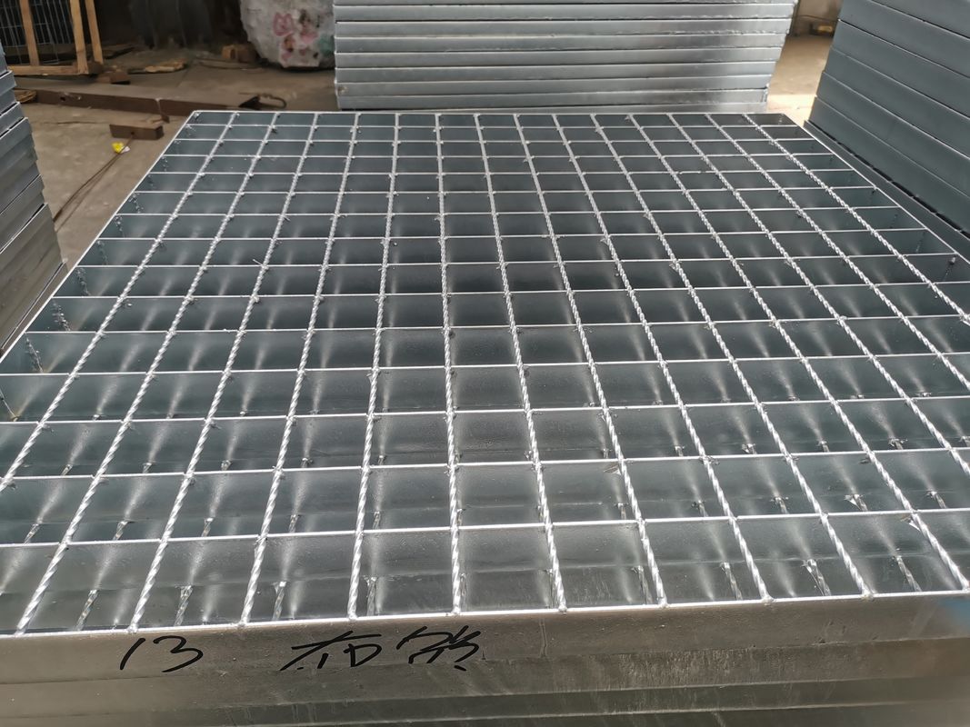 Quadratischer Hafen rutschen nicht Stahlgitter-Treppe tritt 40mm für Hygiene-Technik